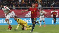 Gelandang Spanyol Santi Cazorla merayakan gol ke gawang Malta pada laga Grup F kualifikasi Piala Eropa 2020 di Ramon de Carranza, Cadiz. (AP Photo/Miguel Morenatti)