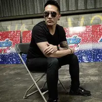 llusionist Demian Aditya kembali ke Amerika guna melanjutkan perjuangannya dalam ajang America's Got Talent. Sebelum menuju babak selanjutnya, tak lupa ia memohon pada masyarakat Indonesia. (Instagram/_demianaditya_)