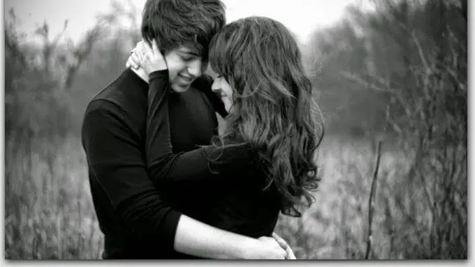 'Boys', Ini 5 Alasan Cewek Sangat Suka Dipeluk