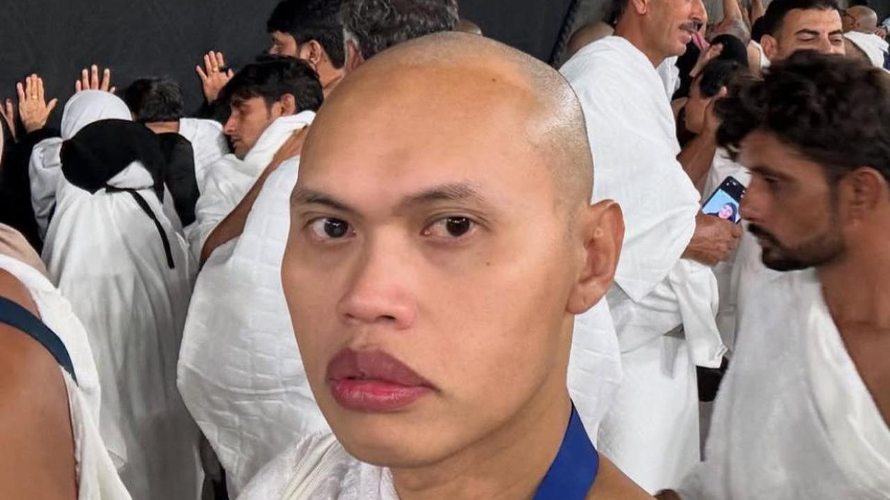 Penampilan Baru Wanda Hara Saat Umroh, Netizen Terharu dengan Doa Tulusnya