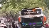 Tangkapan Video Bus Telolet Lindas Bocah di Tangerang. (Dok. Instagram @memomedsos)