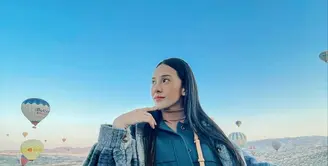 Ini dia potret terbaru Anya Geraldine yang sedang berlibur di Cappadocia, Turki [instagram/anyageraldine]