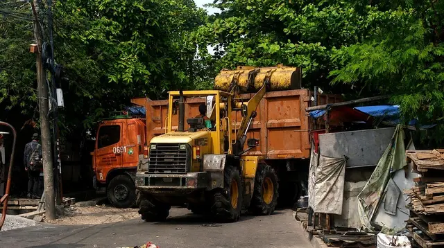 Viral Gunungan Sampah di Kedaung Kaliangke, DLH Turunkan Belasan Truk