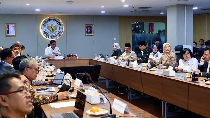Banyuwangi jadi Pilot Project Digitalisasi Bansos, Luhut Minta Bupati Ipuk Bagikan Pengalaman ke Daerah Lain