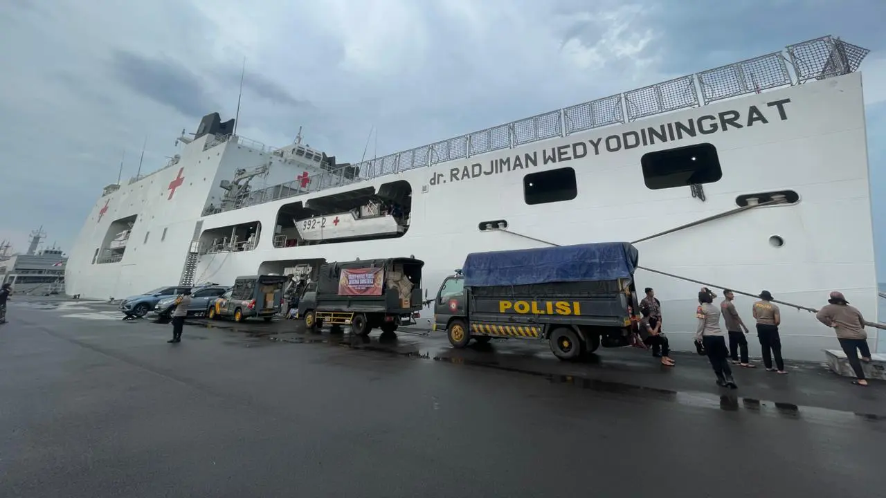 Paguyuban Alumni Akpol 2005 Tathya Dharaka menunjukkan kepedulian mereka dengan mengirimkan ribuan paket sembako untuk warga Sumatera yang terdampak bencana (Istimewa)