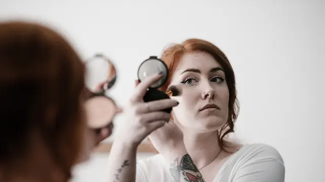 Simak, Cara Reapply Sunscreen Tanpa Harus Merusak Makeup