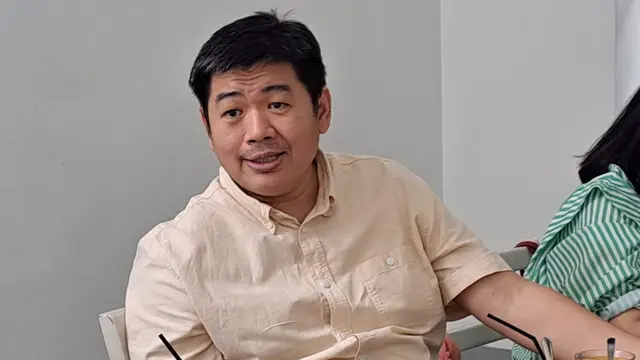 Dokter Phedy menjelaskan, ciri-ciri pertama bila seseorang terkena skoliosis adalah tubuh yang tidak seimbang.