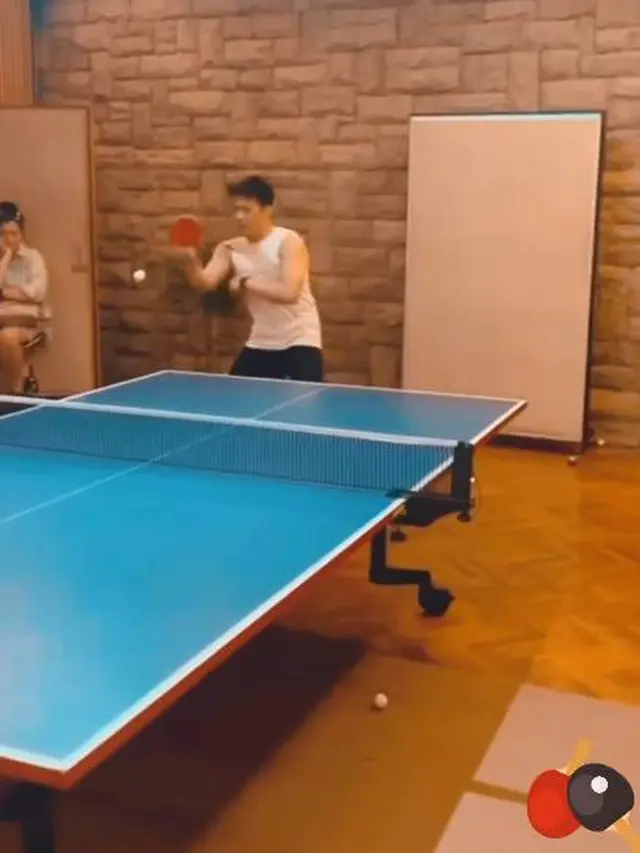 Bakal Tanding di Vindes, Ini 6 Potret Ariel Noah Latihan Ping Pong