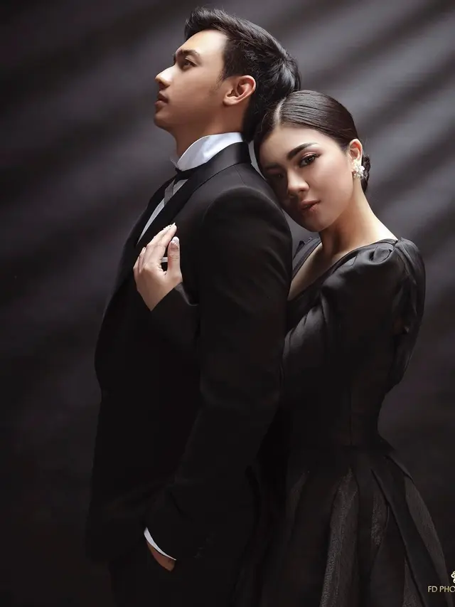 6 Pemotretan Caesar Hito dan Felicya Angelista dengan Tema Salute in Love
