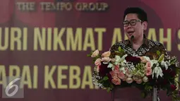 Presiden Direktur PT Tempo Scan Pacific Handojo S Muljadi memberikan sambutan  dalam acara buka puasa bersama karyawan di PT Tempo Scan Pacific Cikarang, Jawa Barat, Kamis (23/6). (Liputan6.com/Faizal Fanani)