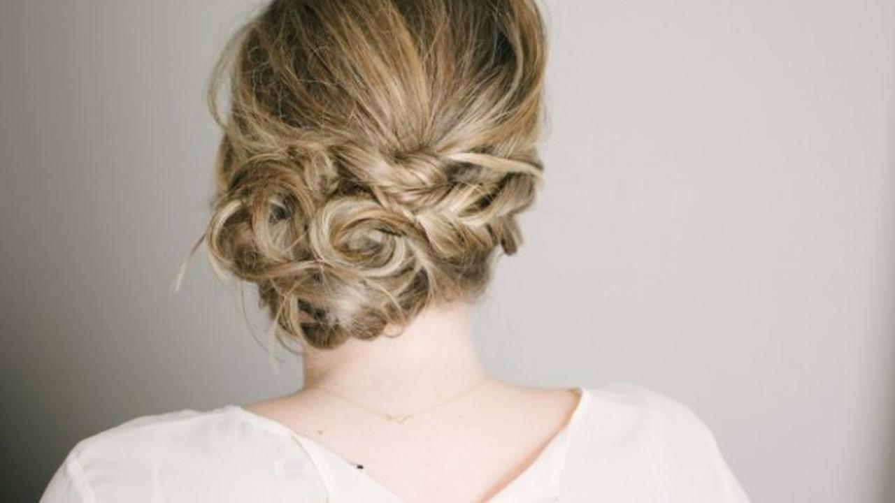 Cara Mudah Buat Tatanan Rambut Updo Anda Sendiri