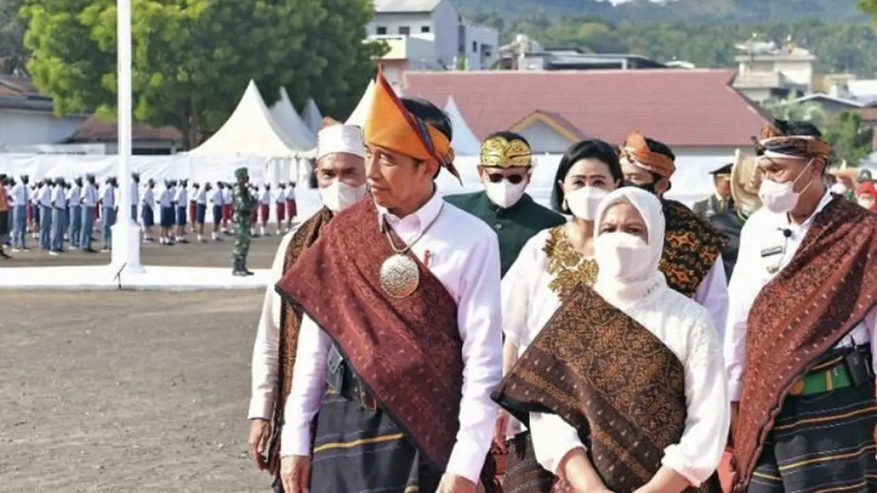 Jokowi Mengunjungi Rumah Pengasingan Soekarno Hingga Dianugerahi Gelar di Ende saat Peringati Hari Lahir Pancasila