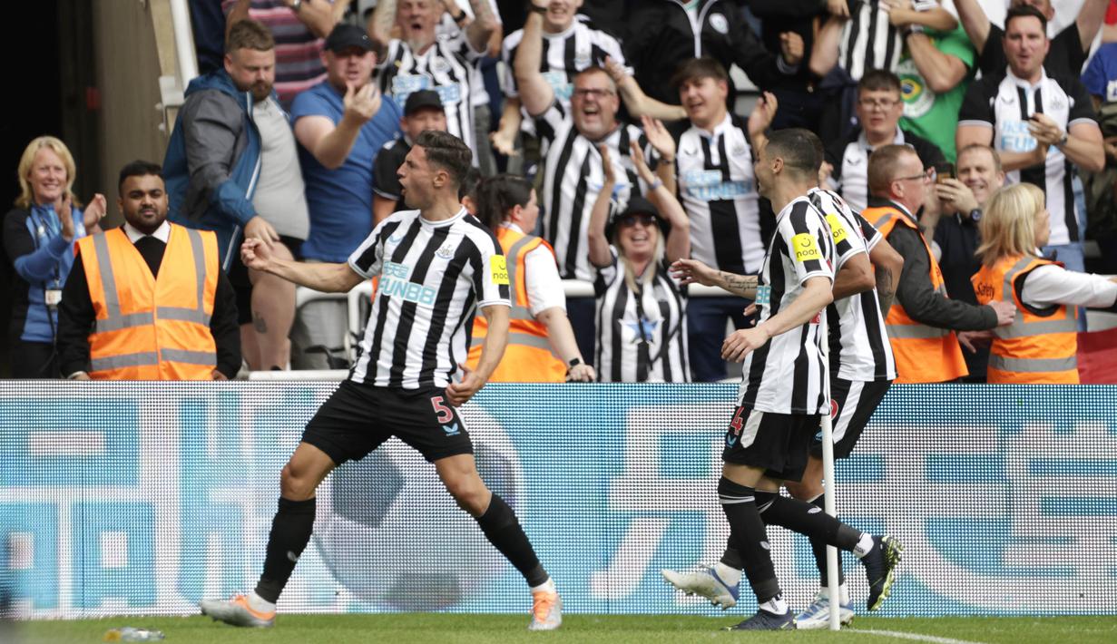 Dua gol Newcastle masing-masing dicetak oleh Fabian Schar pada menit ke-58 dan Callum Wilson pada menit ke-78. (Richard Sellers/PA via AP)