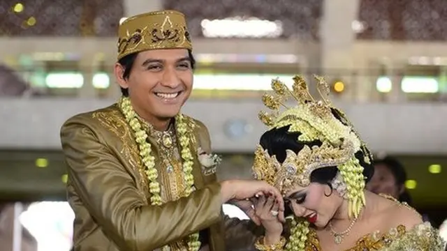 Lucky Hakim dan Tiara Dewi