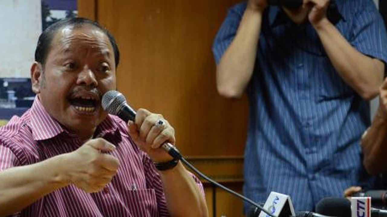Lihat massa Gus Dur makin ganas, Sutan akhirnya minta maaf