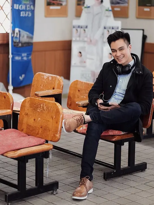 Warganet mendoakan Baim Wong dan Paula Verhoeven langgeng hingga menikah. Tidak sedikit yang mempertanyakan nasib Presiden Jomblo. (Instagram/baimwong)