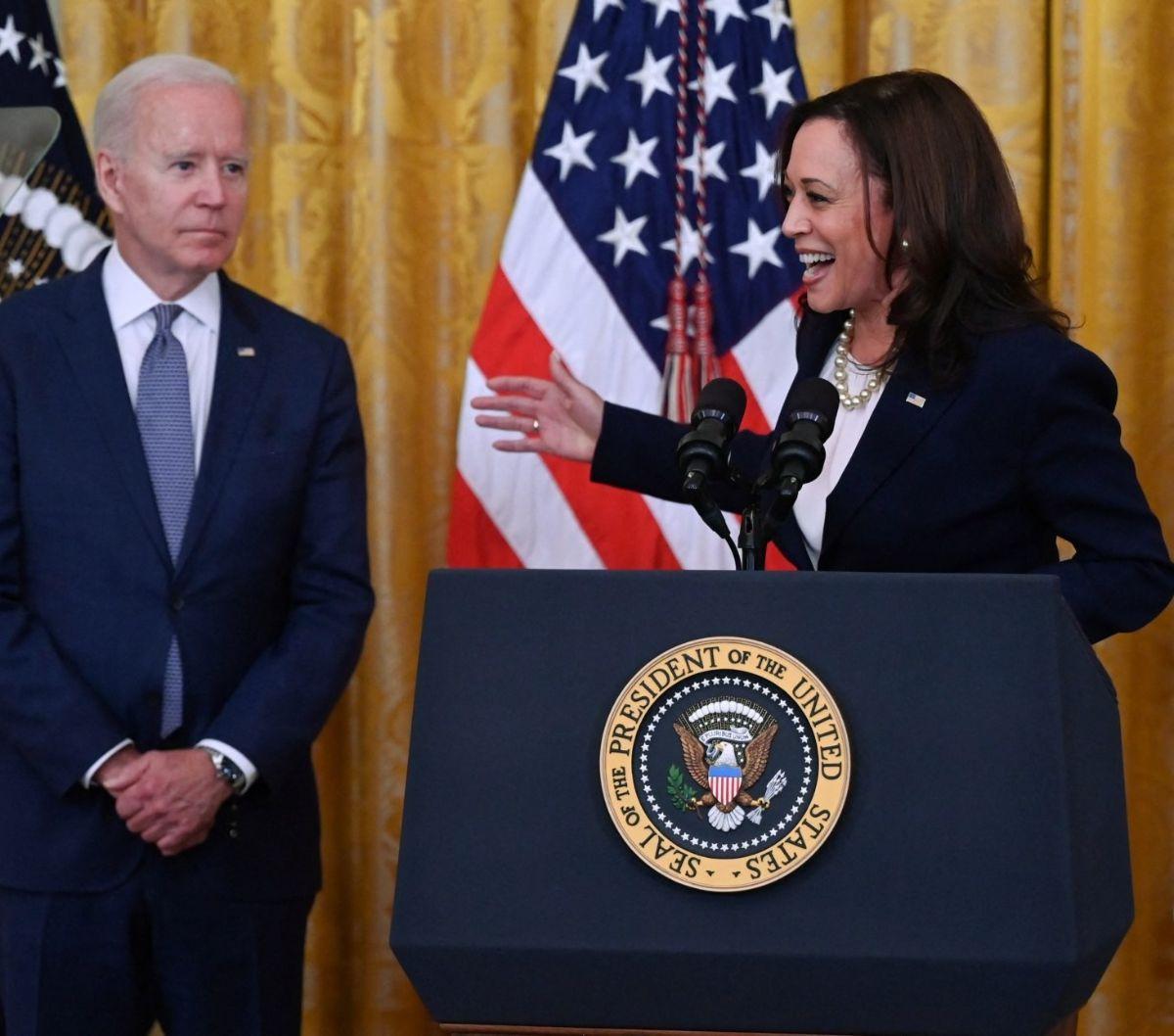 Harris, yang berusia 59 tahun, mengungkapkan rasa terhormatnya atas dukungan Biden dan berjanji untuk "mendapatkan dan memenangkan nominasi ini" serta menyatukan Amerika Serikat melawan calon dari Partai Republik, Donald Trump. Foto: Reuters<br>
