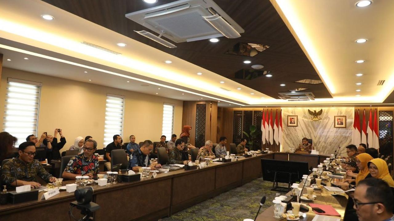 Rudi juga memohon dukungan Kementerian terkait untuk menggesa penyelesaian Kawasan Rempang Eco-City.
