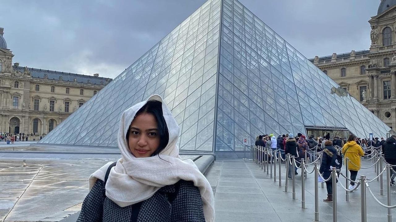 Potret Cantik Athalia Lemos Anak Sambung Kris Dayanti Liburan di Paris, Sosoknya Jarang Tersorot Kini Kuliah di Portugal