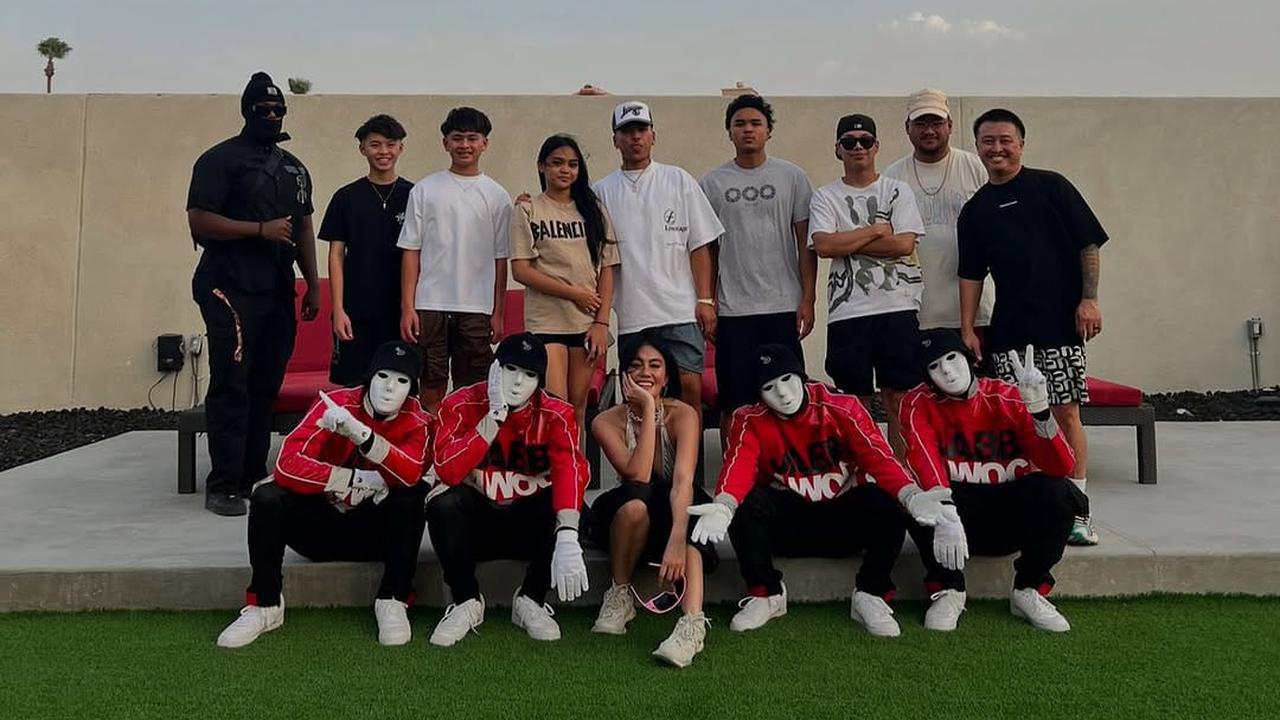 Potret Agnez Mo Berpose Bareng Selebriti Dunia, Netizen Tak Sabar Menunggu Album Barunya
