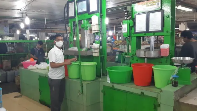 29 Tahun Berdagang Kelapa, Suwarno kini Dipercaya Bobby Nasution jadi Dirut PD Pasar