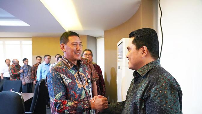 Menteri BUMN Erick Thohir bersama Direktur Utama Pergadaian Kuswiyoto. (Dok PT Pegadaian)