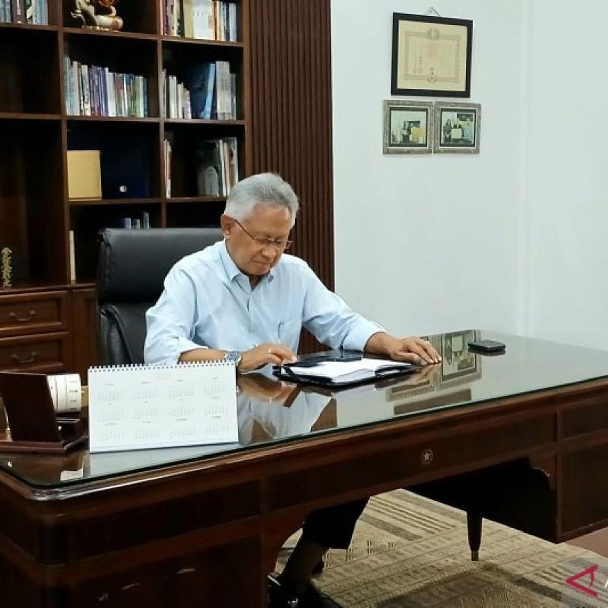 Mendikbud Tegaskan Tidak Ada Pemecatan di Kemdiktisaintek