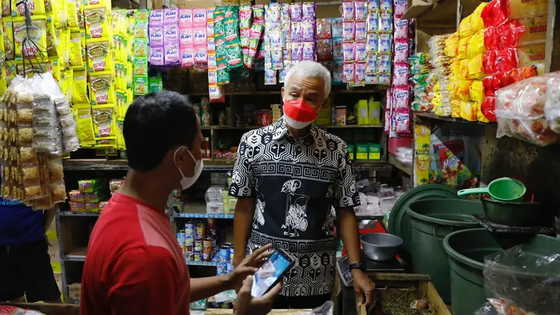 Gubernur Jawa Tengah Ganjar Pranowo sidak pasar jelang lebaran.