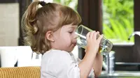 Untuk anak-anak, kebutuhan minum air putih jauh lebih sedikit.