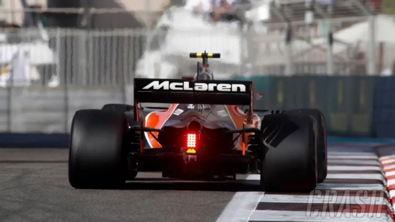 Mobil balap F1 McLaren