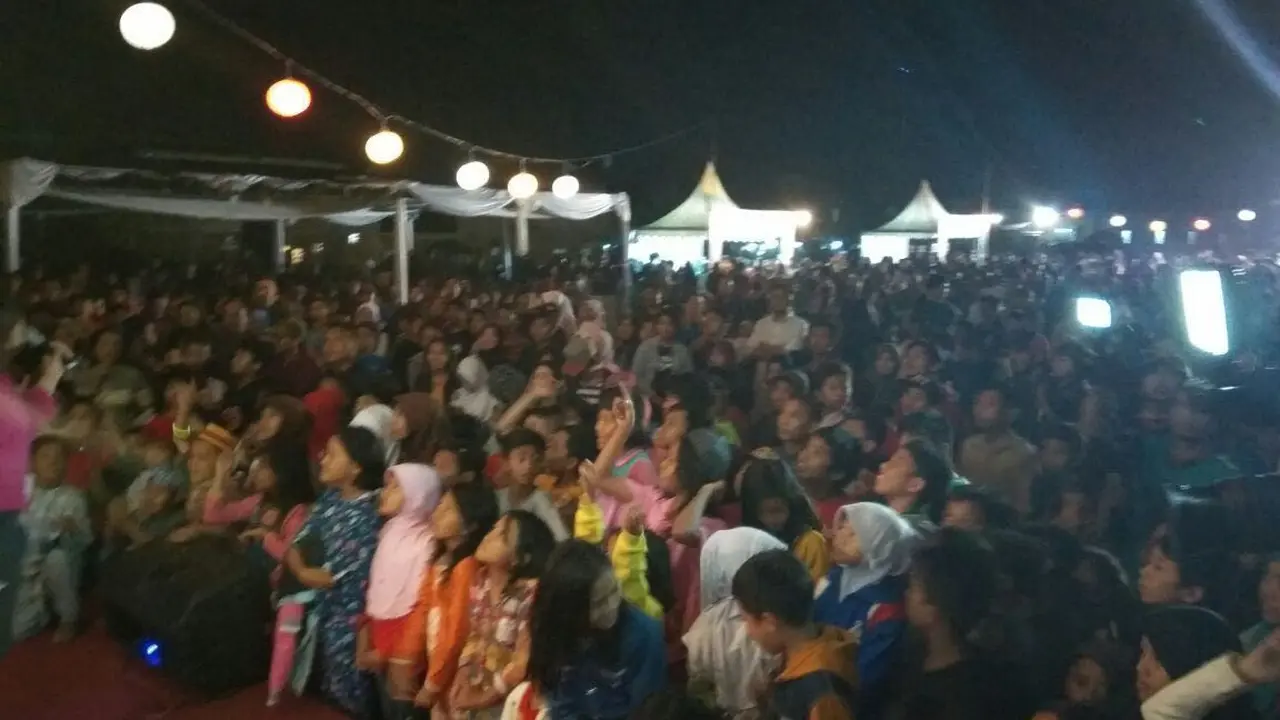 [Bintang] Layar Tancap untuk Semua