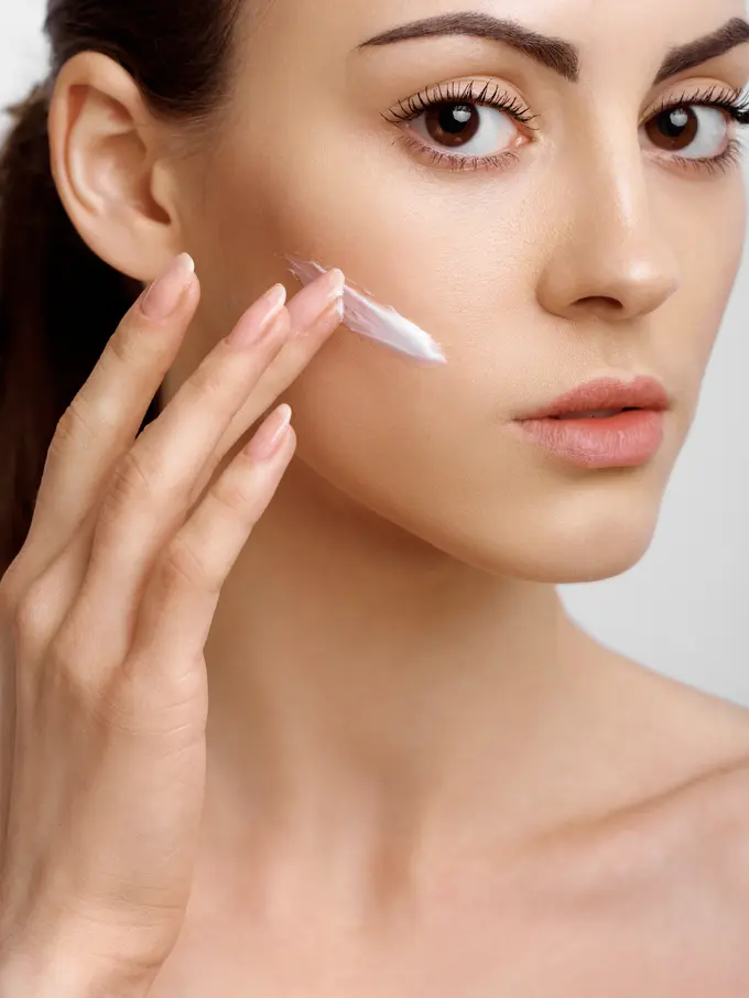 Fimela Beauty: Cara tuntaskan jerawat di wajah / Image: Shutterstock