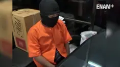 Polda Jambi membongkar kasus prostitusi online yang melibatkan sejumlah orang. Satu orang mucikari ditahan berikut barang bukti