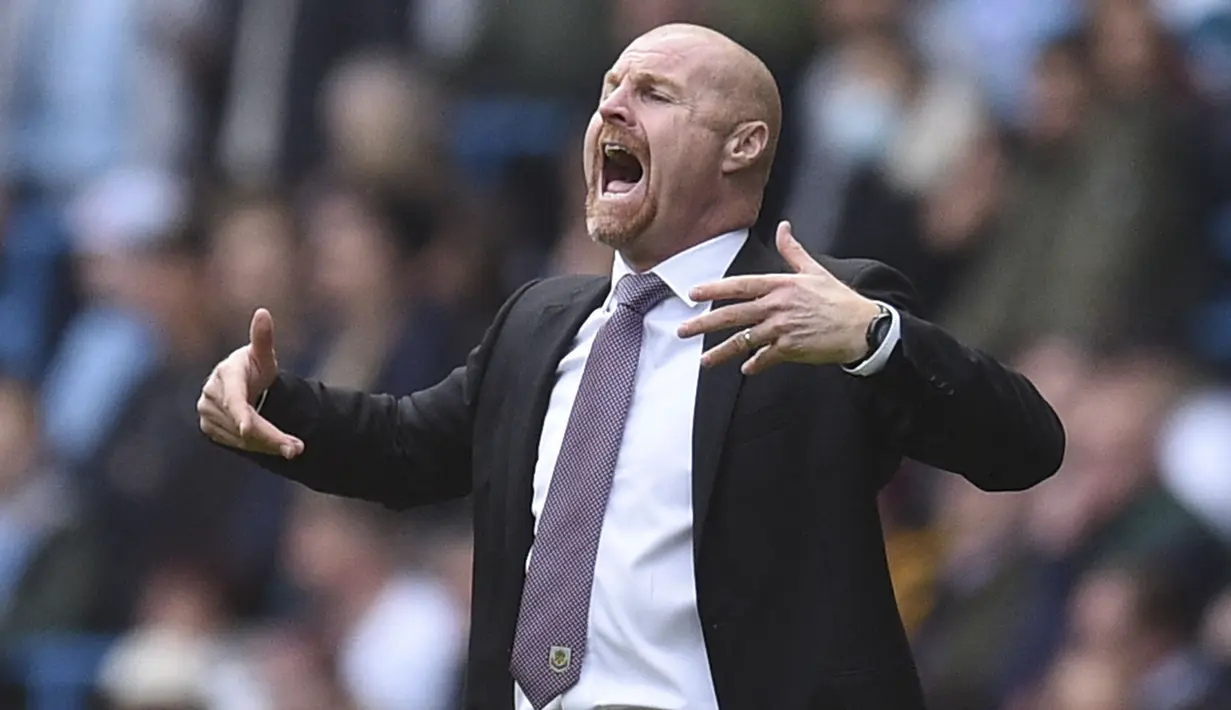 Sean Dyche - Pelatih Burnley ini memuncaki daftar pelatih paling awet di Liga Inggris. Pria berusi 50 tahun itu telah melatih The Clarets sejak Oktober 2012. 9 Tahun menangani Burnley ia telah menorehkan 405 laga dengan 149 kemenangan. (AFP/Oli Scarff)