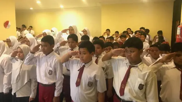 Meski Tertunda, Sekolah Indonesia Makkah Gelar Upacara HUT RI ke-74