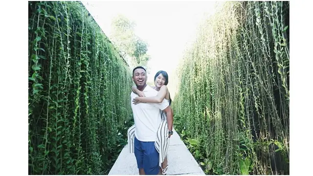 Pasangan suami istri ini bak ABG yang sedang pacaran