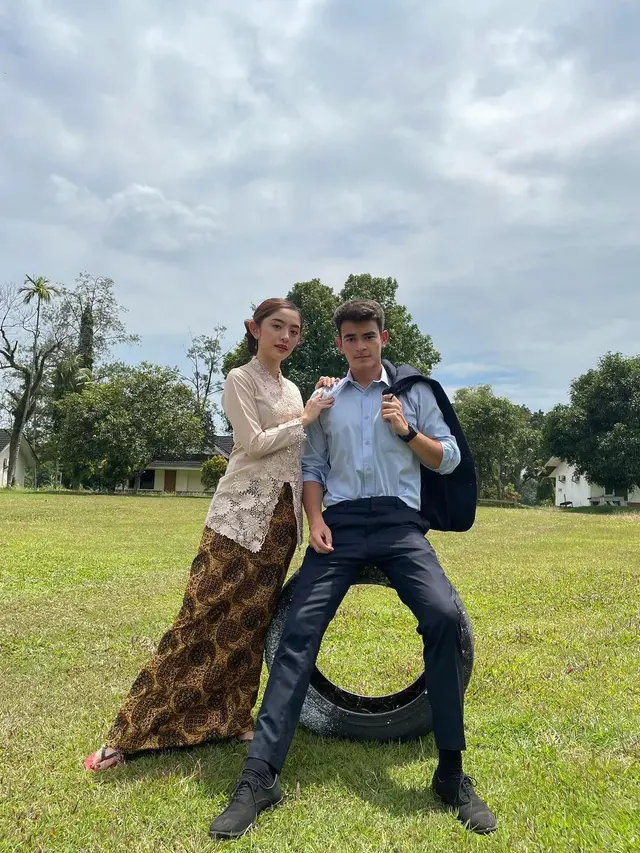 7 Potret Kebersamaan Natalie Zenn dan Sam Taylor Pemain Sinetron Dari Jendela SMP