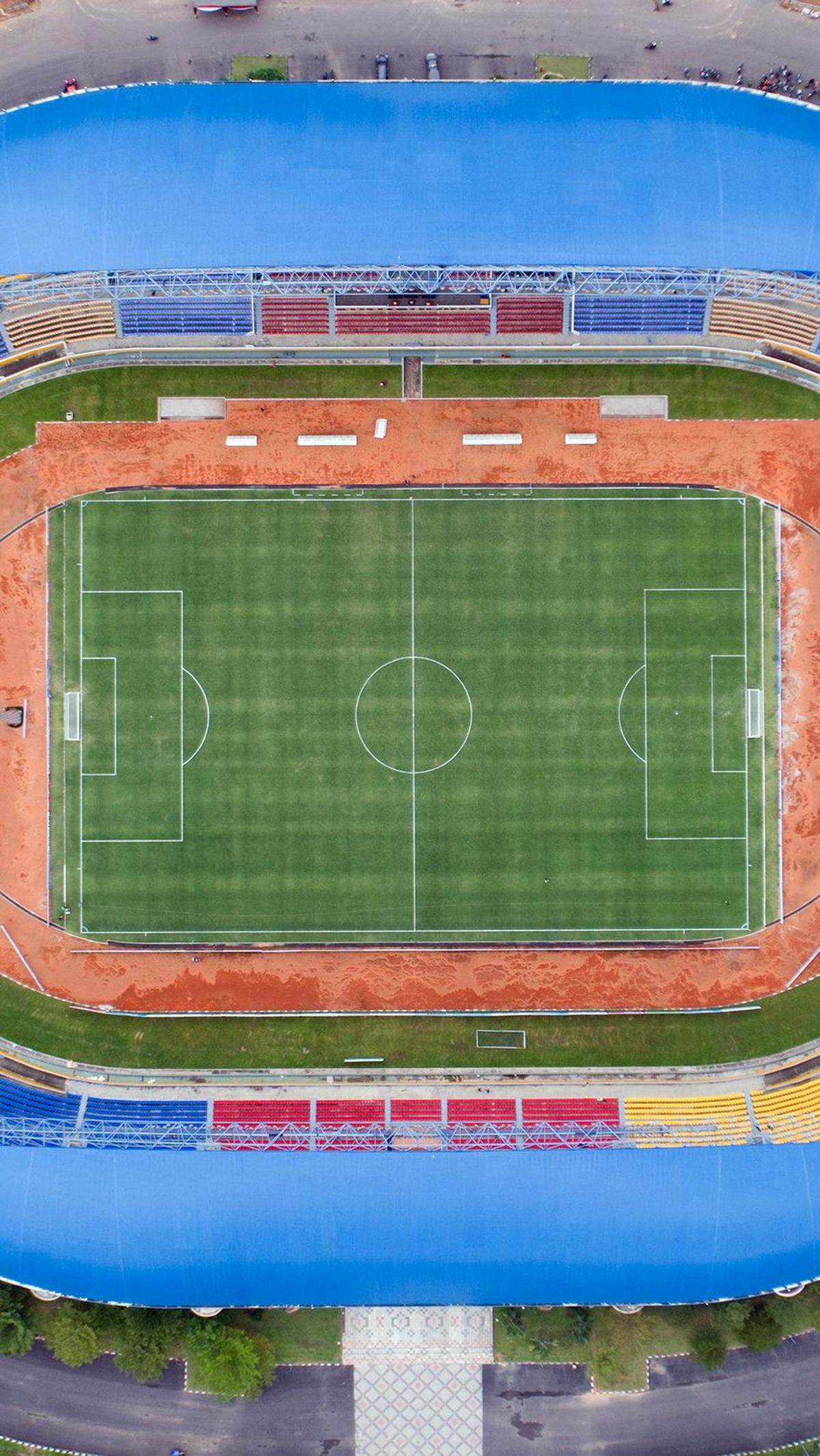 2. Halaman Stadion dan Perimeter