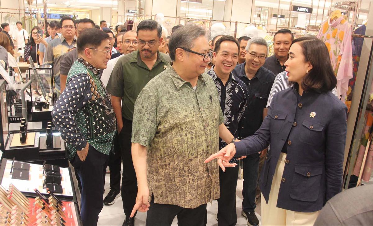 FOTO: Pemerintah Tinjau Penerapan Work From Anywhere Jelang Libur Akhir Tahun