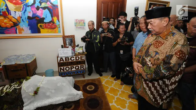 Sejumlah artis dan politisi melayat jenazah Sys NS