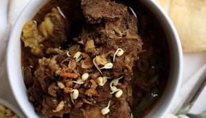 Resep Rawon Khas Jawa Timur dengan Kluwek. ( Foto: Dapur Bunda Nina/Agustina Dwi)