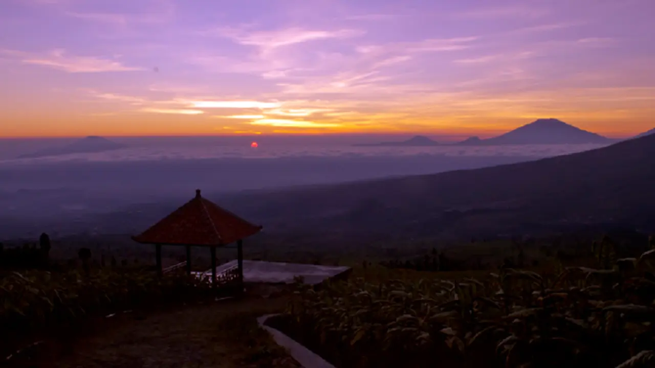 Wisata Alam Posong, Menikmati Indahnya Tujuh Puncak Gunung
