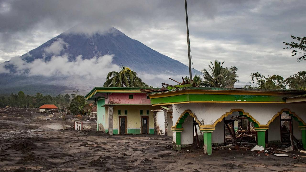 FOTO: Dampak Erupsi Semeru, Permukiman di Supiturang Lumajang Porak-Poranda