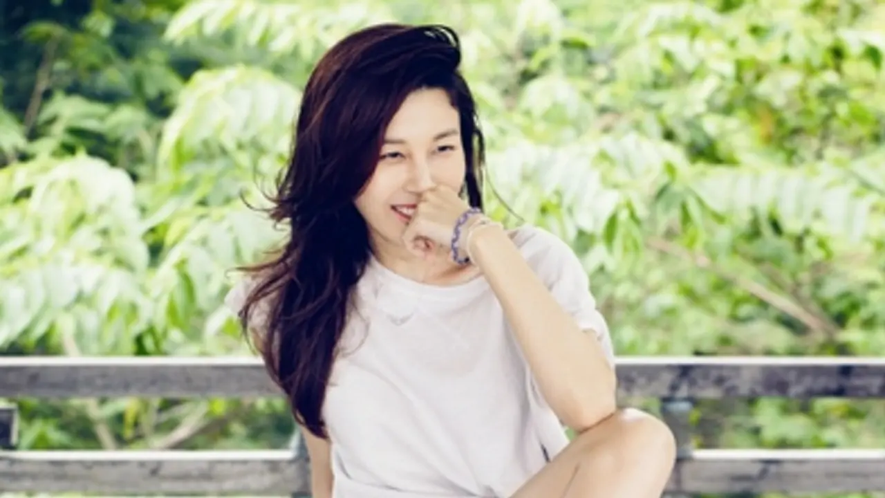 Kim Ha Neul Beberkan Kisah Cintanya kepada Publik