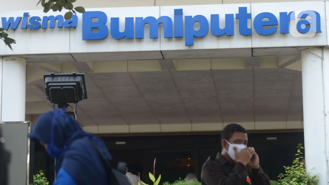 Puluhan Nasabah Bumiputera Demo di Kantor Pusat