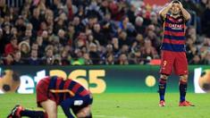 Deportivo berhasil memaksa Barcelona bermain dengan hasil imbang 2-2 pada lanjutan La Liga pekan ke-15 di Camp Nou, Minggu (13/12/2015) dini hari WIB. Dua gol indah tendangan bebas Lionel Messi menit ke-39 dan tendangan Ivan Rakitic pada menit ke-62 ...