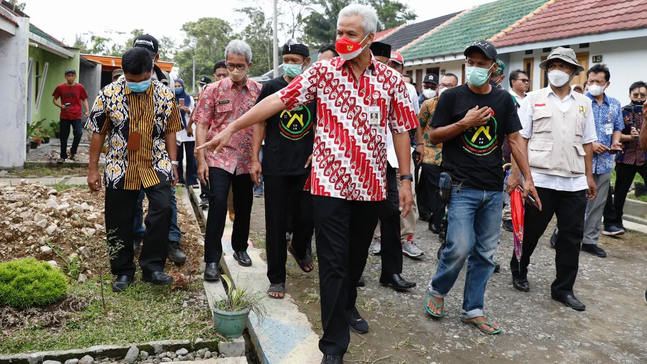Gubernur Jawa Tengah Ganjar Pranowo mengunjungi Desa Paguyangan untuk meninjau bantuan Rumah Sederhana Sehat (Istimewa)