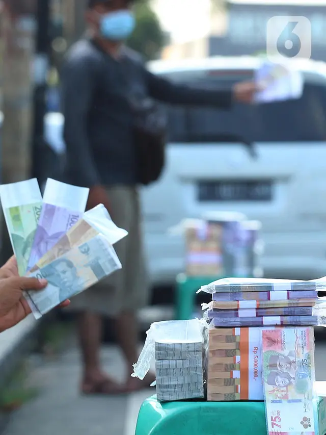 Jasa Penukar Uang Baru di Tangerang Mulai Ramai