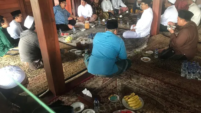 Puluhan putra kiai se Madura bertemu di rumah Gus Ipul, Surabaya.