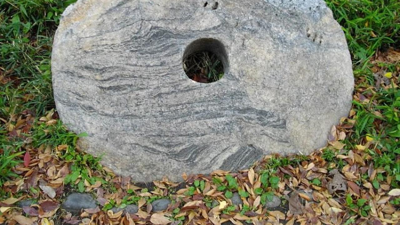 Unik, Negara Ini Gunakan Bongkahan Batu Sebagai Mata Uang